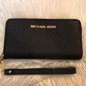 black michael kors wristlet